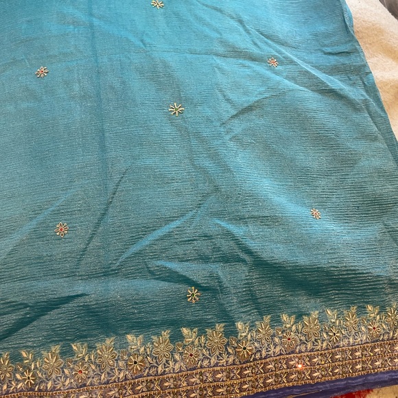 Pure silk banarasi saree each $150 - Picture 7 of 9